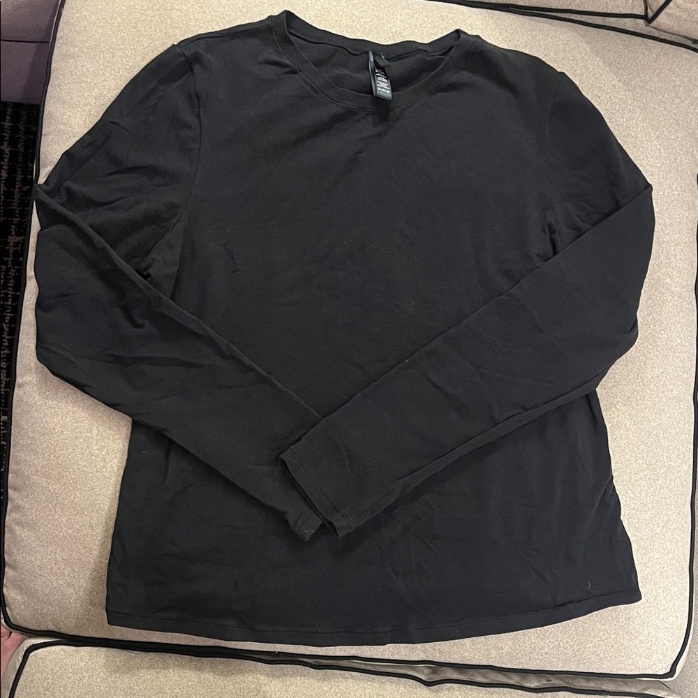 SKIMS Black Long Sleeve Shirt, size 3X